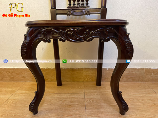 Bộ bàn ăn được thiết kế vô cùng tinh tế ,chắc chắn