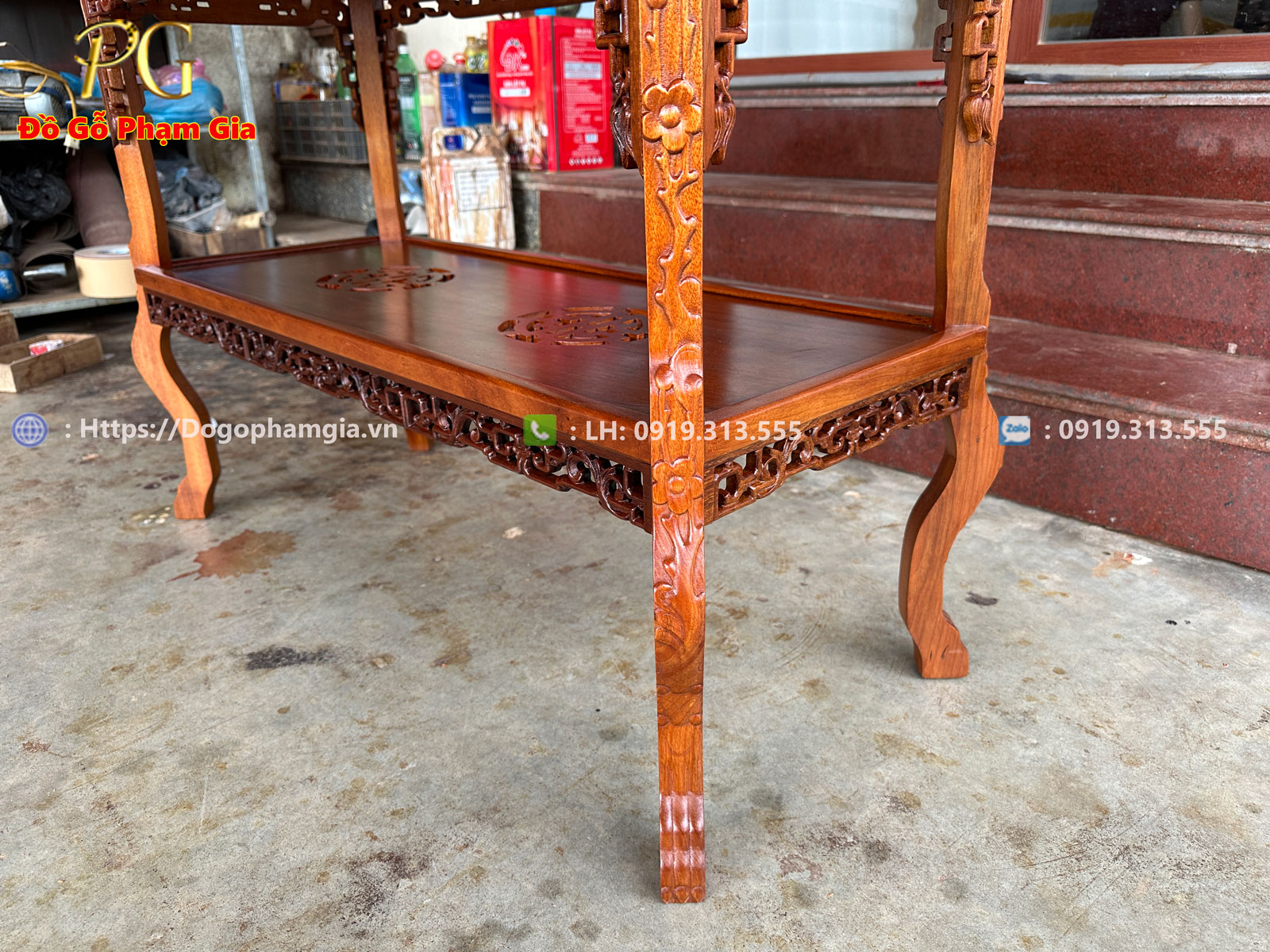 Điểm độc đáo trong thiết kế của chiếc bàn bày đồ 2 tầng Điểm độc đáo trong thiết kế của chiếc bàn bày đồ 2 tầng