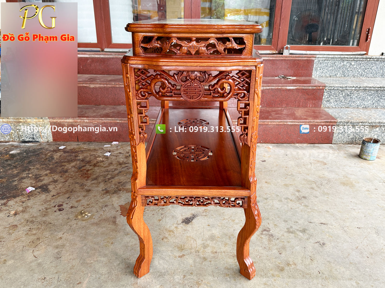 Điểm độc đáo trong thiết kế của chiếc bàn bày đồ 2 tầng Điểm độc đáo trong thiết kế của chiếc bàn bày đồ 2 tầng