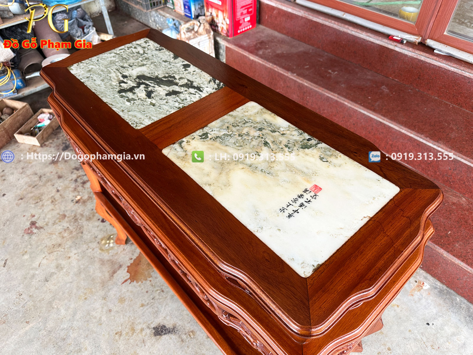 Bàn bày đồ 2 tầng – Sự giao thoa giữa nghệ thuật và giá trị sử dụng Bàn bày đồ 2 tầng – Sự giao thoa giữa nghệ thuật và giá trị sử dụng