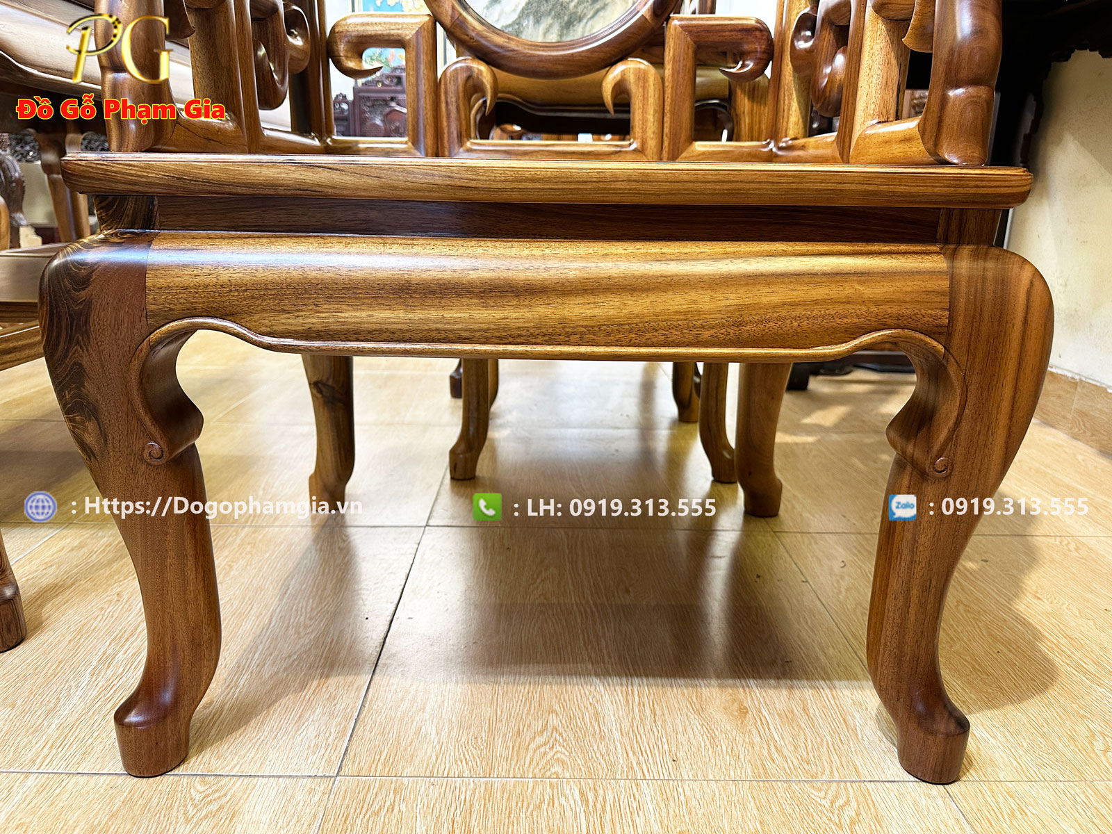 Vẻ đẹp thủ công tinh tế từ bộ bàn ghế móc mỏ