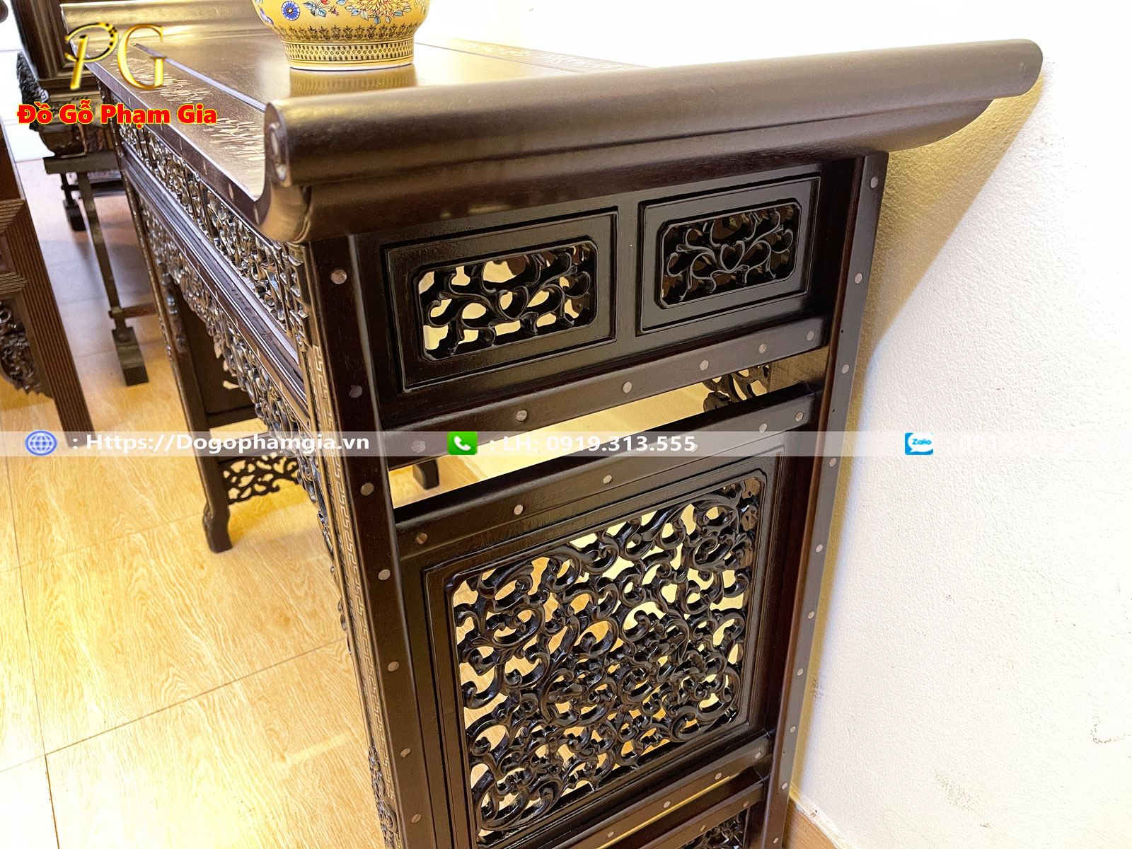 Bàn bày đồ Huế kiệt tác của nghệ thuật Bàn bày đồ Huế kiệt tác của nghệ thuật