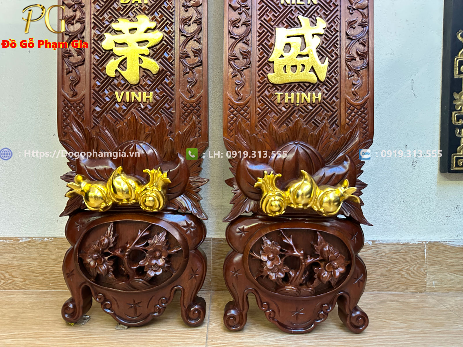 Bố cục cuốn thư lồng nổi 3D tạo chiều sâu ấn tượng