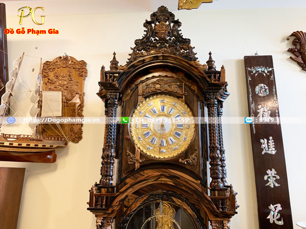 Hình ảnh chi tiết đồng hồ cây gỗ mun hoa