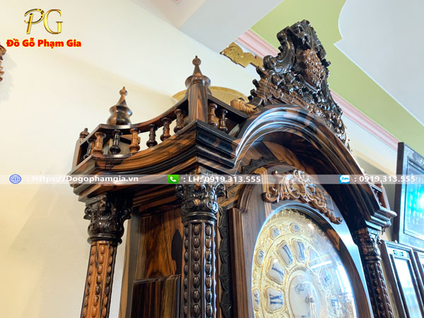 Hình ảnh chi tiết đồng hồ cây gỗ mun hoa