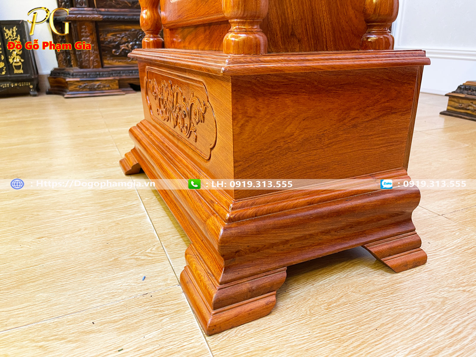 Hình ảnh chi tiết đồng hồ cây gỗ hương