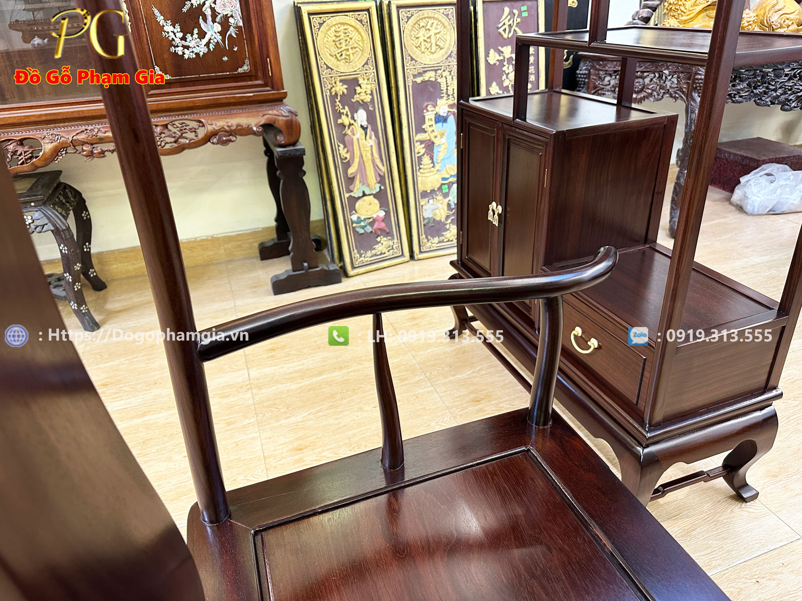 Ghế tai quan gỗ gụ độc đáo mang dáng dấp quyền quý