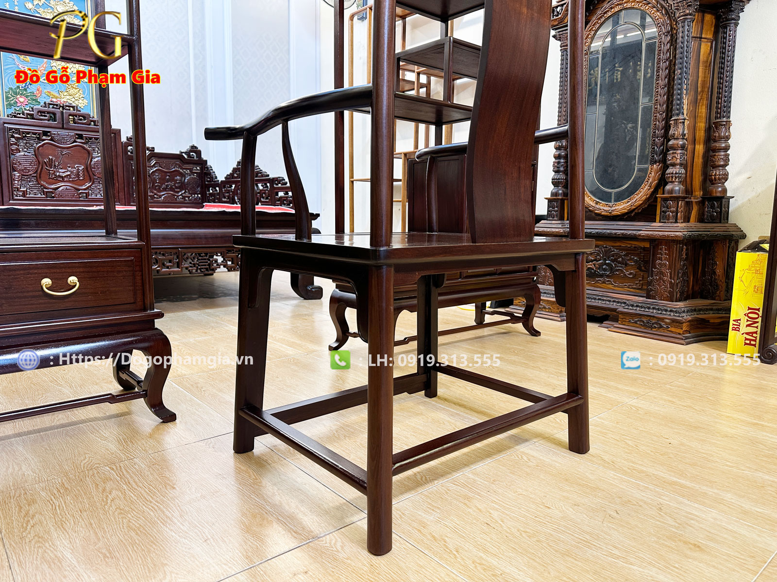 Ghế tai quan gỗ gụ độc đáo mang dáng dấp quyền quý