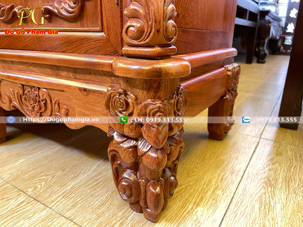 Hình ảnh kệ tivi gỗ hương chạm hoa hồng