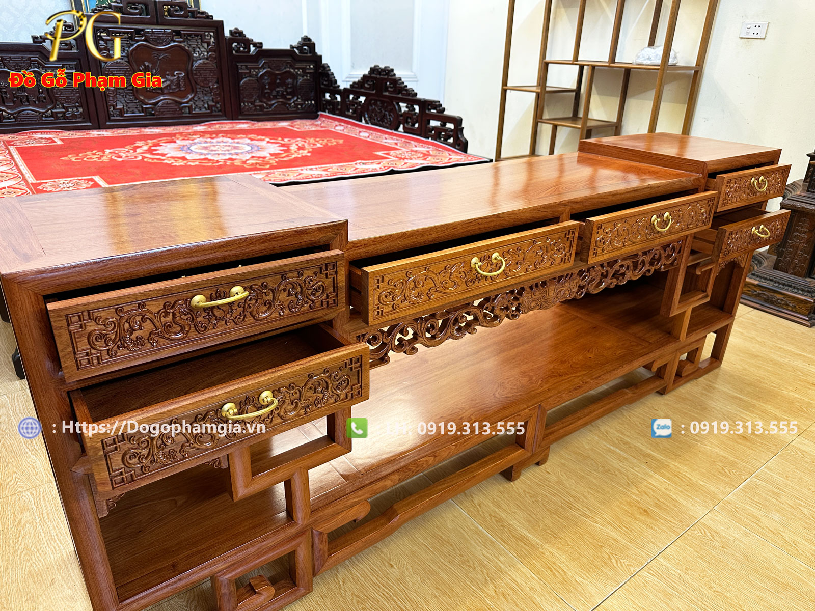 Kệ tivi móc mỏ thiết kế tinh xảo ,tiện dụng