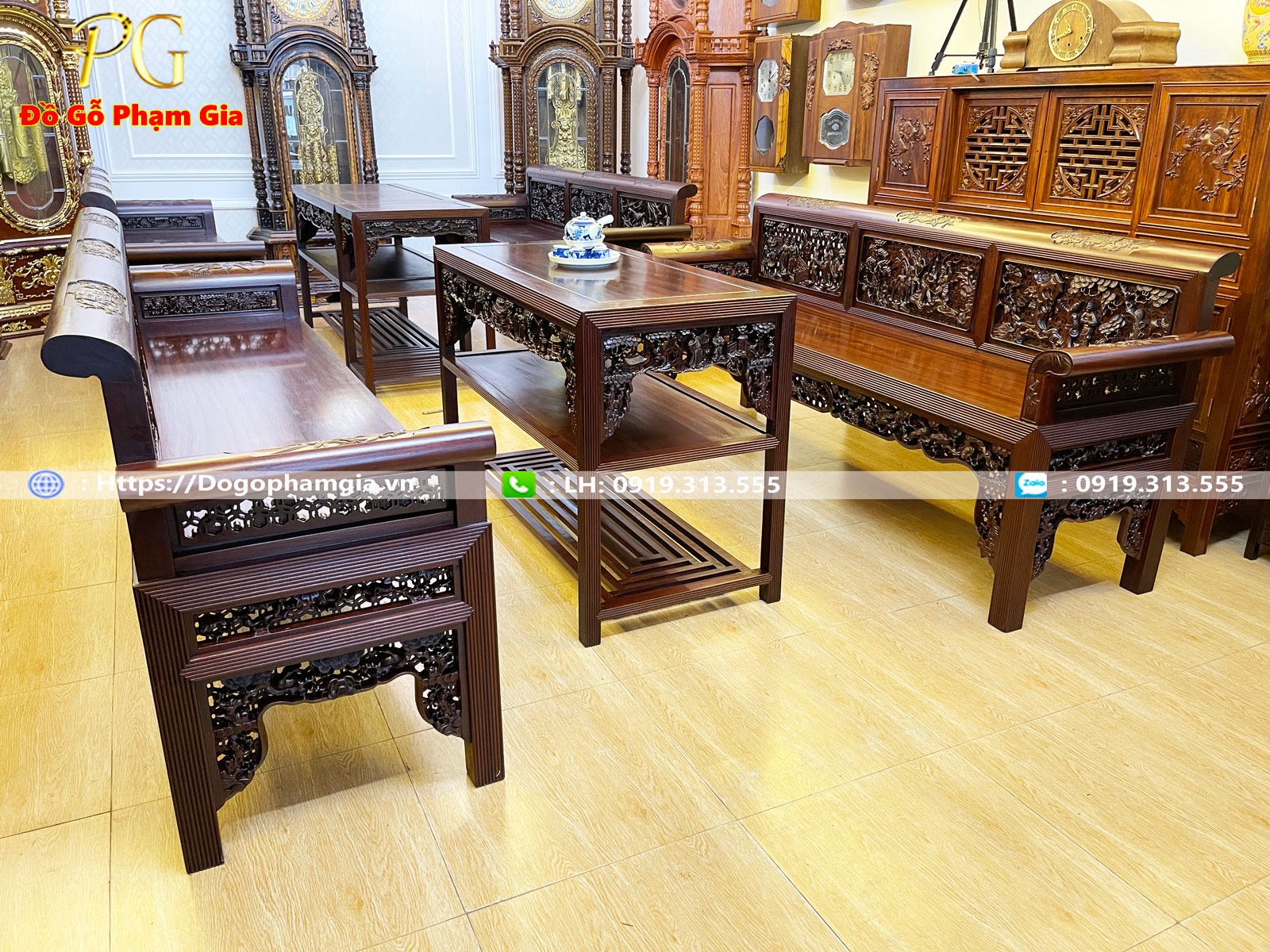 Trường kỷ chạm tích đục thủng lô 3cm