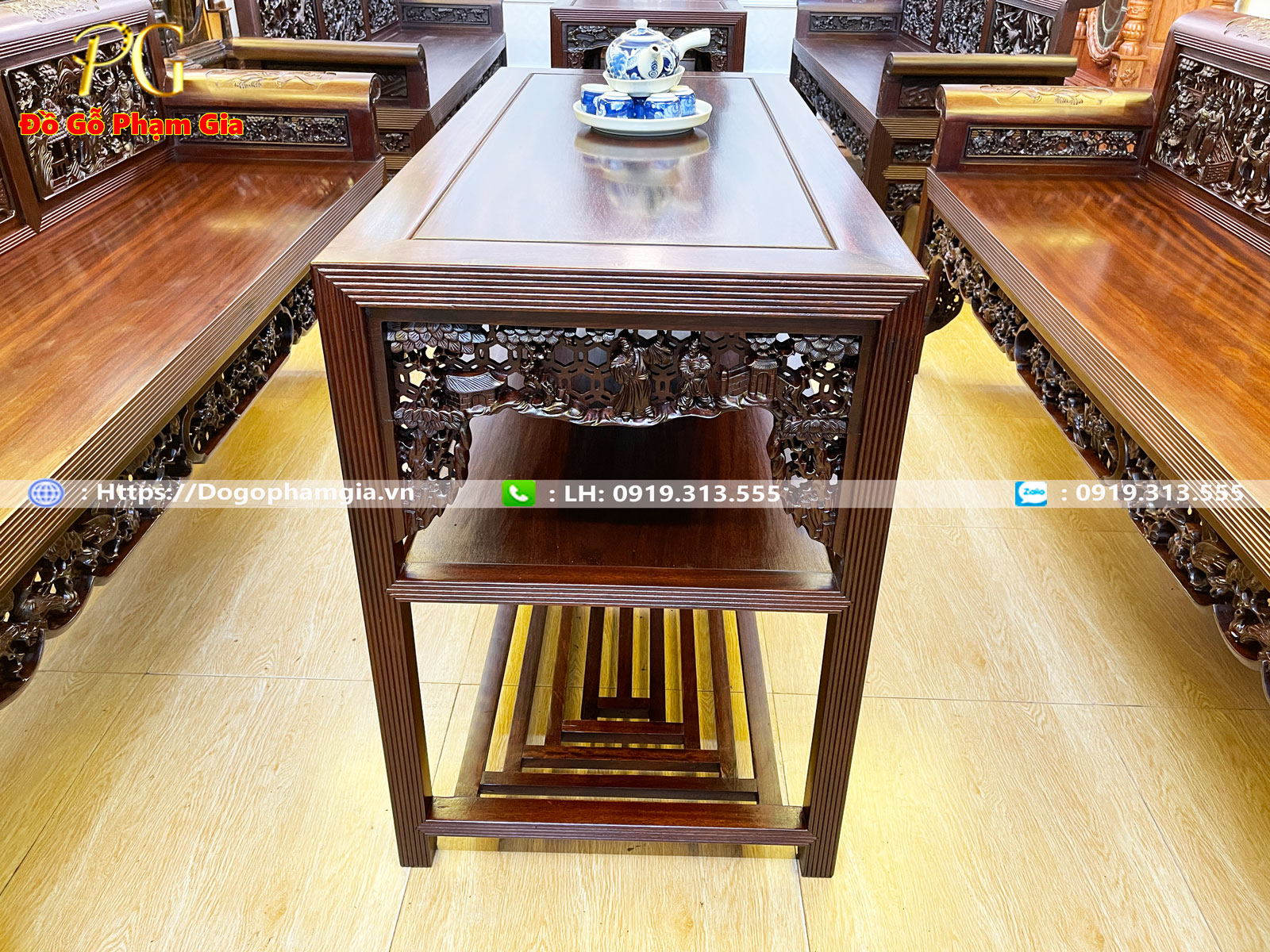 Trường kỷ chạm tích đục thủng lô 3cm