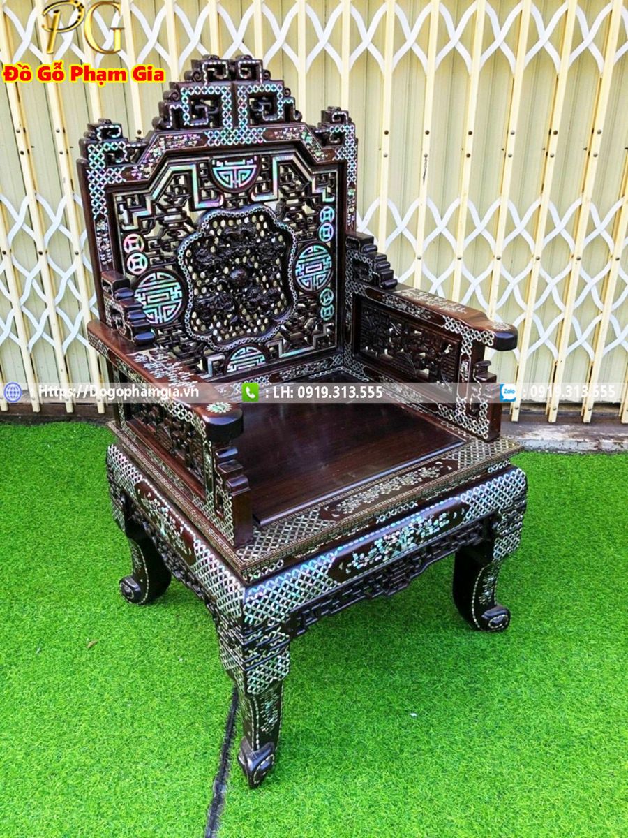 Ý nghĩa nhân văn của hình ảnh “ ngũ lân vờn cầu ”