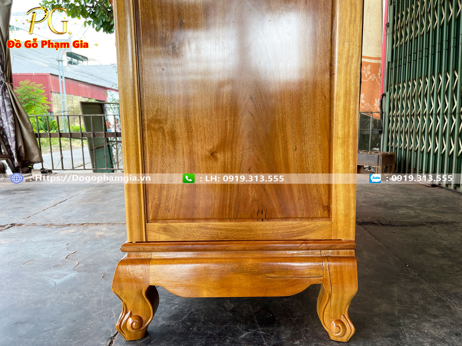 Mua tủ áo gỗ gụ 3 buồng đẹp tại Đồ Gỗ Phạm Gia