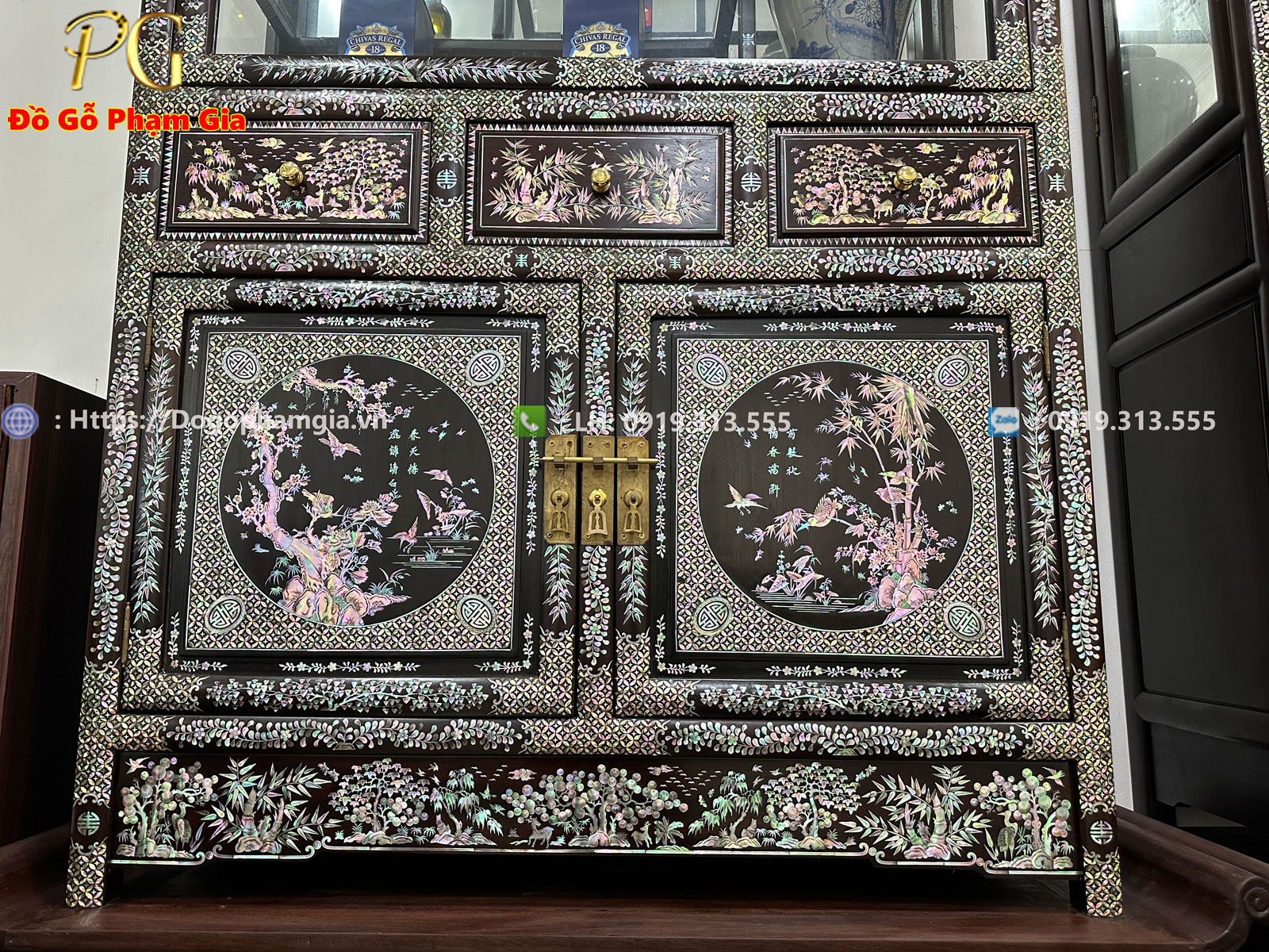 Thông tin kích thước tủ bày đồ cẩn ốc