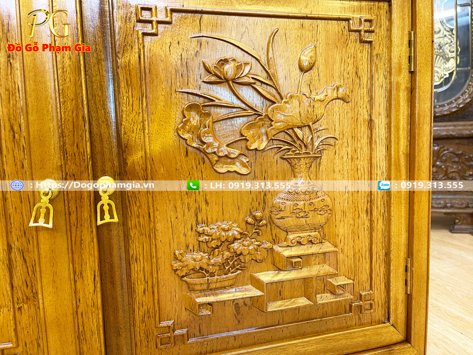 Tủ trưng bày đồ cổ mang phong cách cổ xưa ý nghĩa Tủ trưng bày đồ cổ mang phong cách cổ xưa ý nghĩa