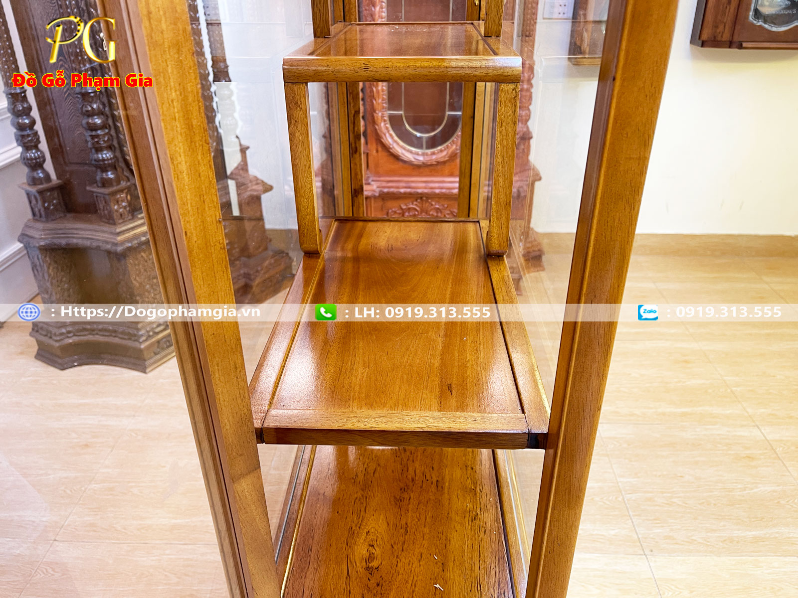 Hình ảnh tủ bày đồ cổ chạm đông bích đồ thư gỗ gụ Hình ảnh tủ bày đồ cổ chạm đông bích đồ thư gỗ gụ