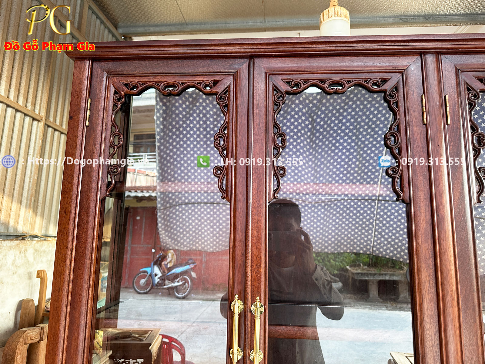 Tủ bày đồ chạm tứ quý gỗ gụ Tủ bày đồ chạm tứ quý gỗ gụ