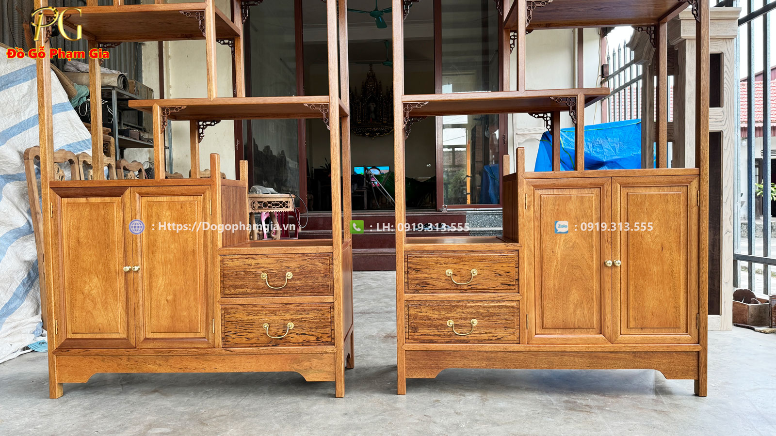 Tủ bày đồ cổ gỗ gụ - Vẻ đẹp vượt thời gian