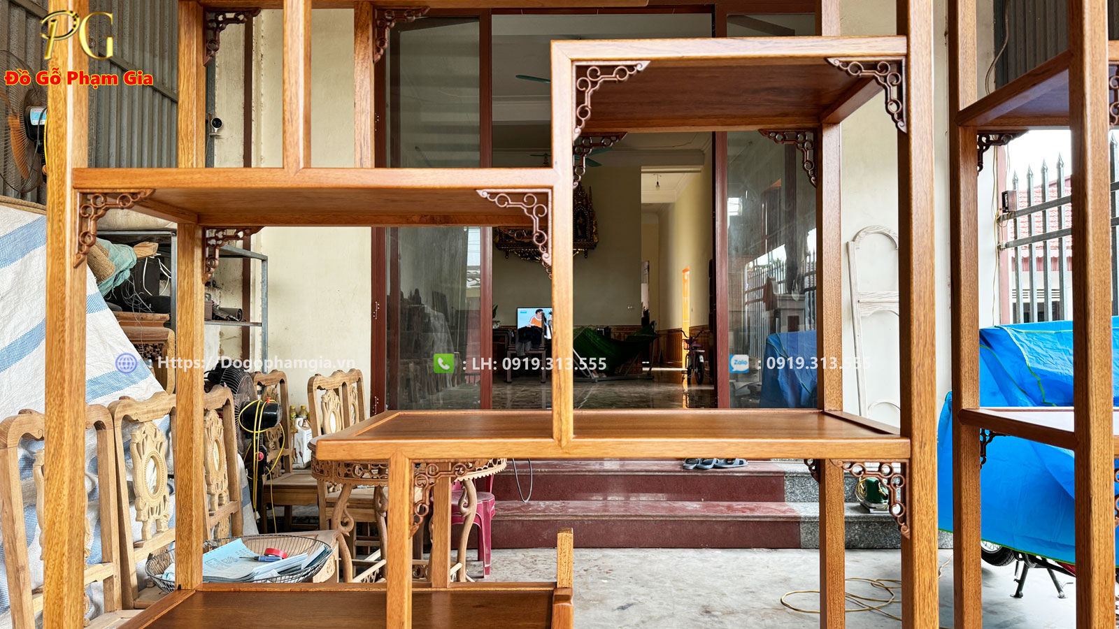 Tủ bày đồ - Sự kết hợp hoàn hảo giữa nghệ thuật và công năng sử dụng