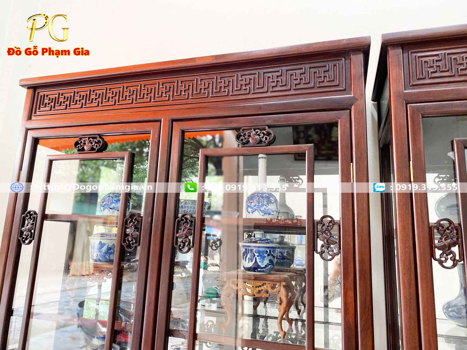 Hình ảnh chi tiết tủ bày đồ chạm triện gỗ gụ