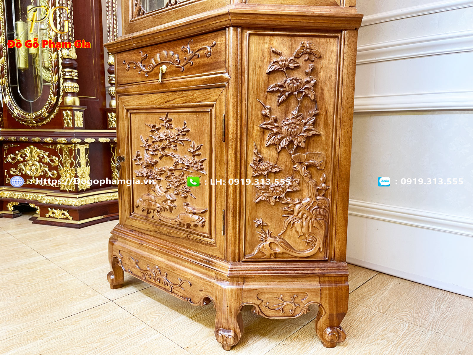 Hình ảnh chi tiết tủ góc bày đồ gỗ gõ Hình ảnh chi tiết tủ góc bày đồ gỗ gõ