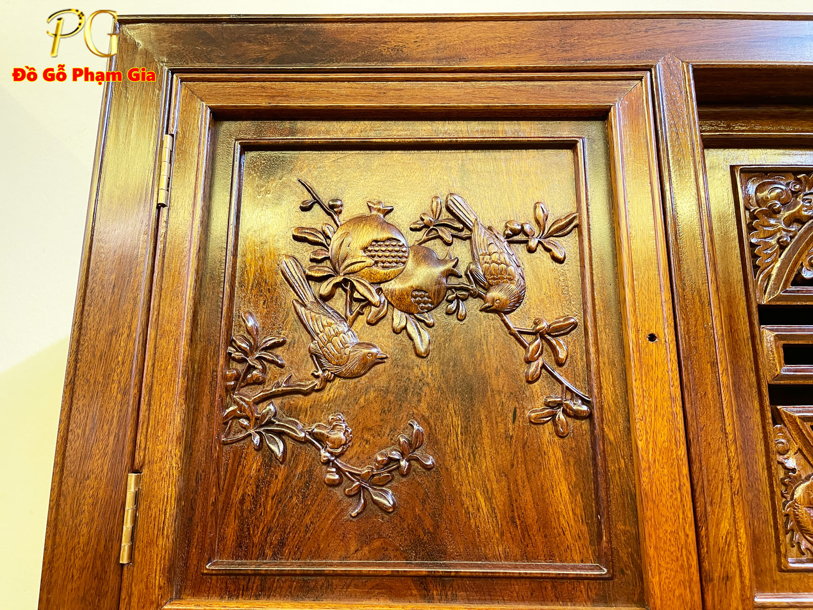 Hình ảnh chi tiết tủ chạn gỗ gụ