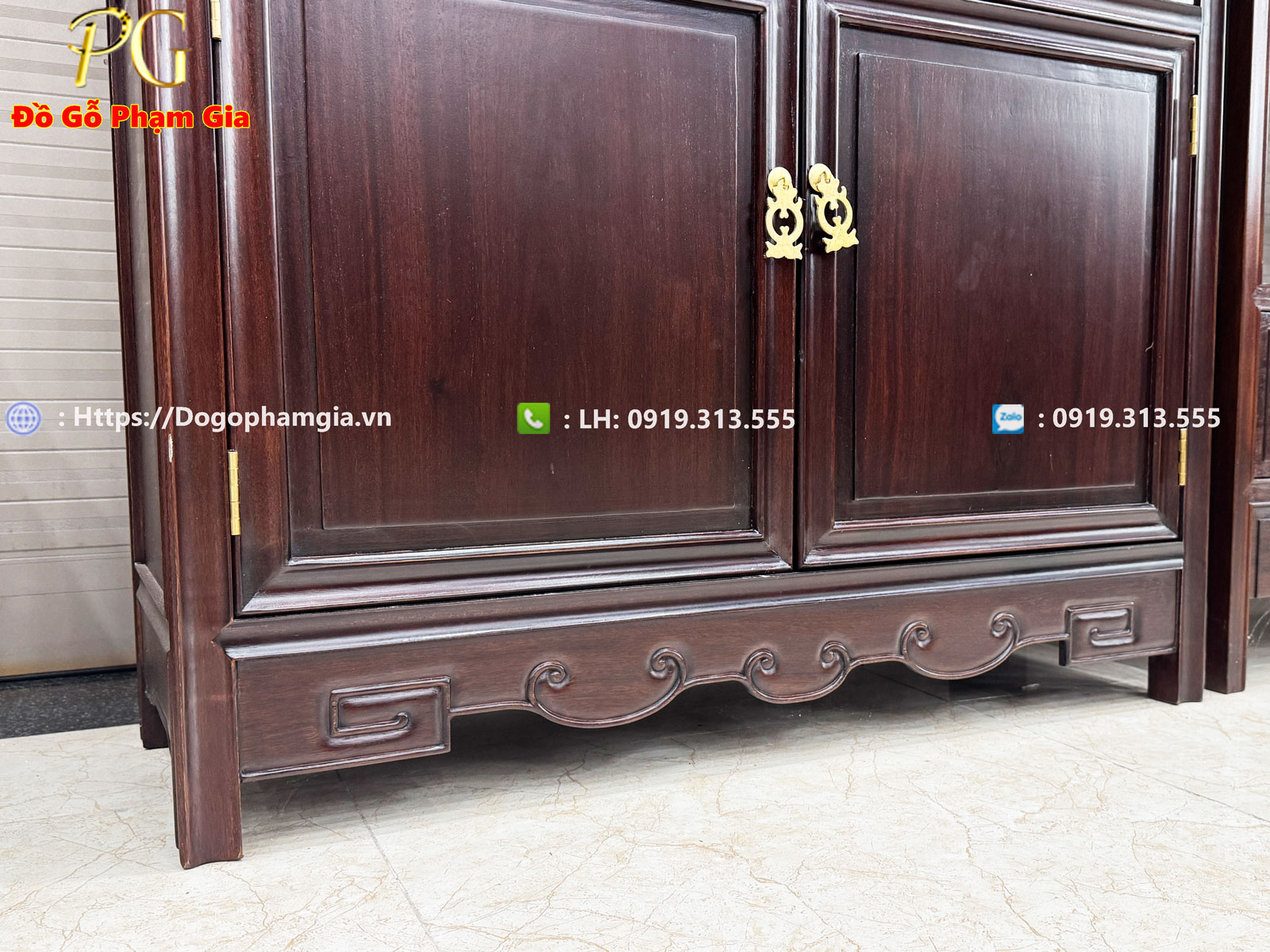 Tủ bày đồ triện tàu tinh hoa hội tụ trên từng chi tiết